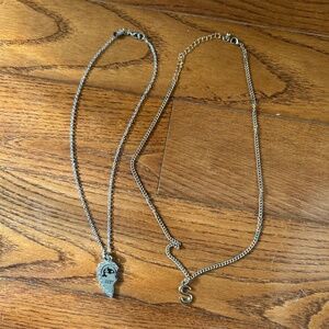 2 necklaces - Claires